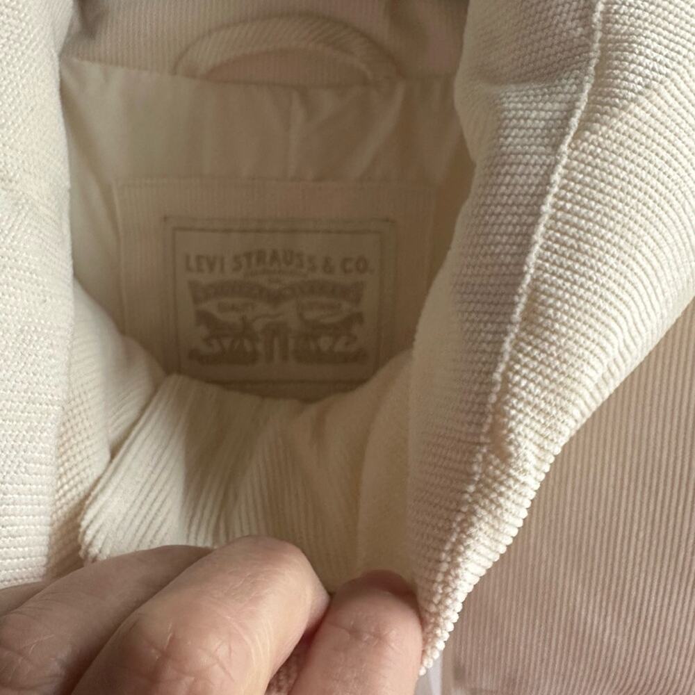 Levi’s Women’s Corded Puffer Jacket XL Cream Ribbed Winter Coat New - Picture 7 of 13